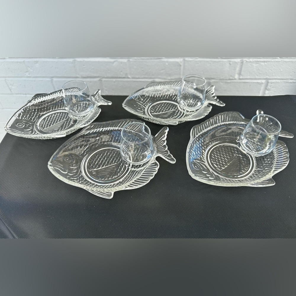 Vintage Glass Fish-Shaped Lunch Plates Set of 4 with 4 cups for your condiments.